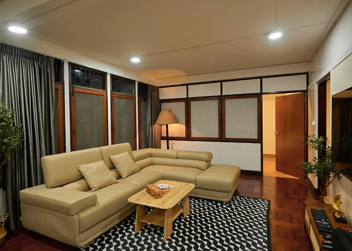 Arta House * بانكوك
